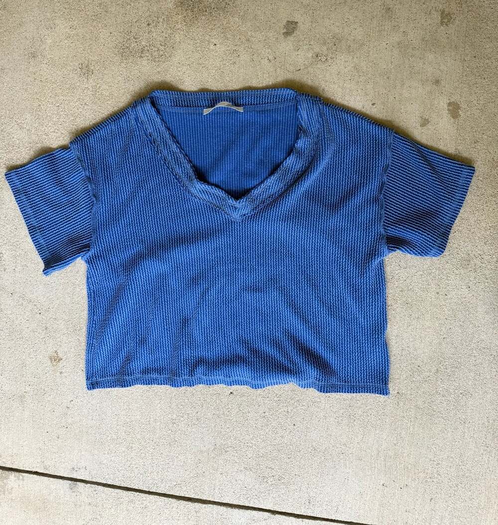 Altar'd State Blue Waffle Knit V-Neck Cropped Short Sleeve Top Size XS